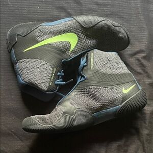 Nike High-Top Wrestling Shoes with Neon Green and Blue Accents - Nike Tawas